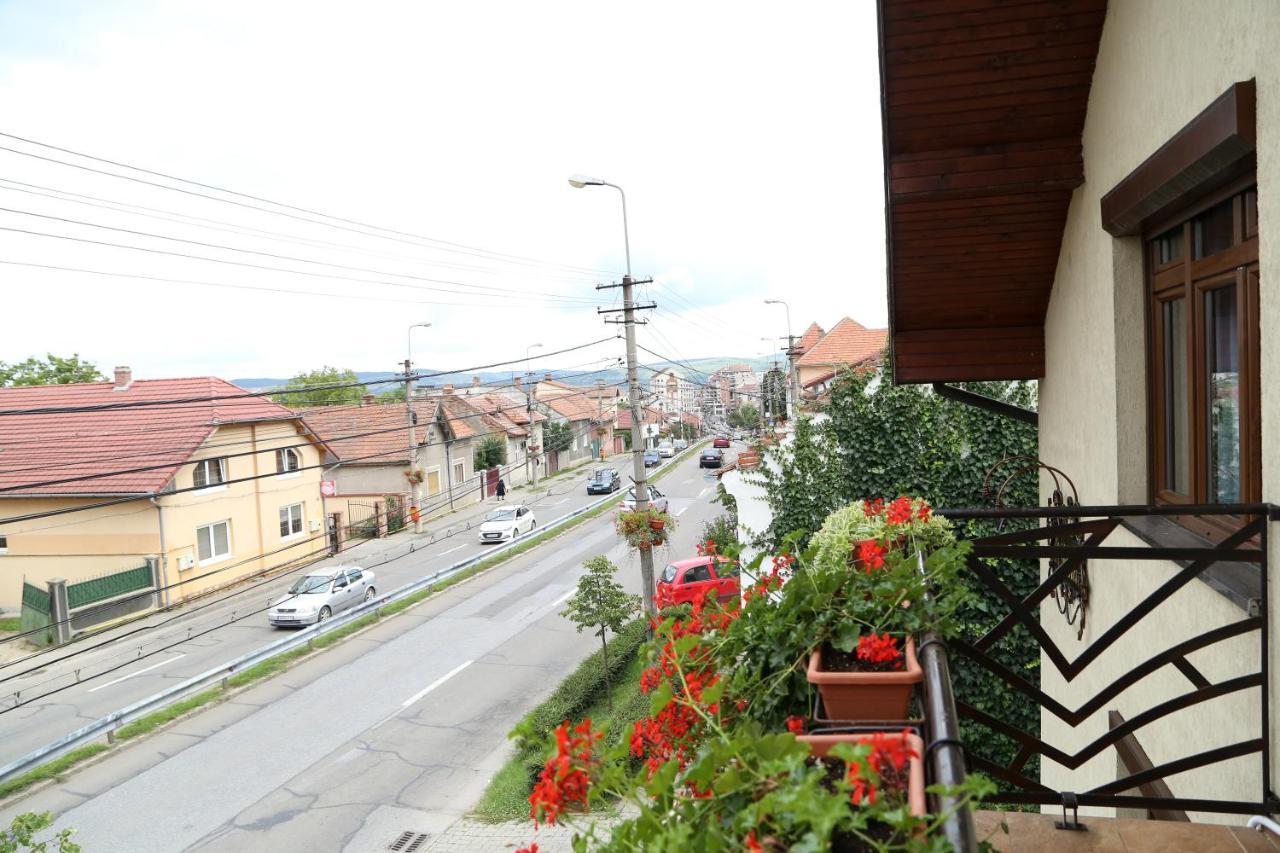 Oli House Hotel Gyulafehérvár Kültér fotó