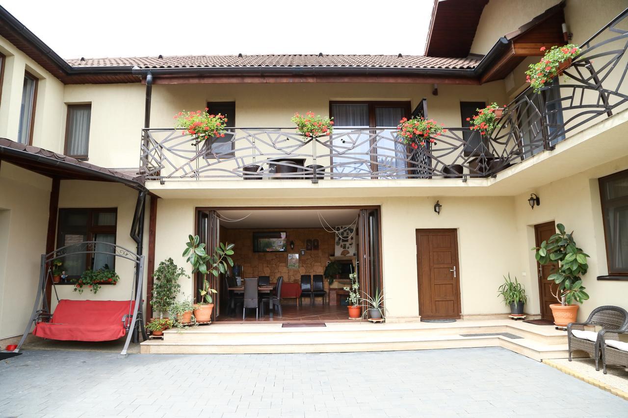Oli House Hotel Gyulafehérvár Kültér fotó